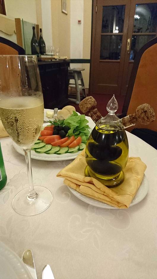 Nacional hotel salad and champagne